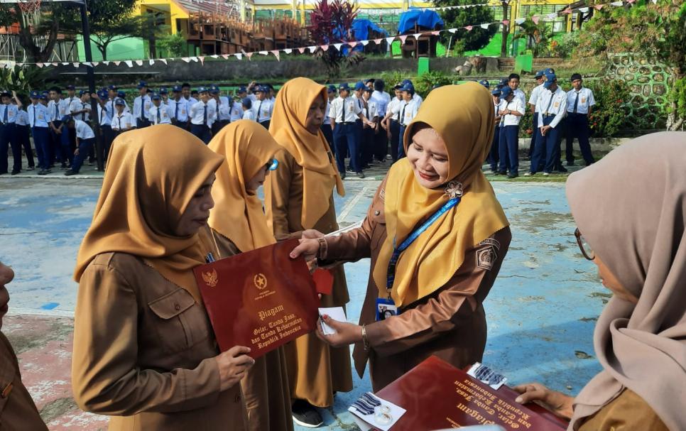 PEBERIAN PIAGAM GELAR, TANDA JASA, DAN TANDA KEHORMATAN RI