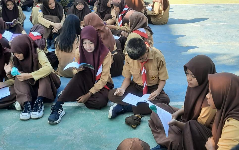Semarak GESIT di SMPN 17 Kendari: Siswa Berani Tampil, Literasi Terpadu Menggema